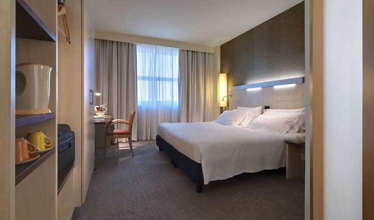 DOUBLE SUPERIOR Room
