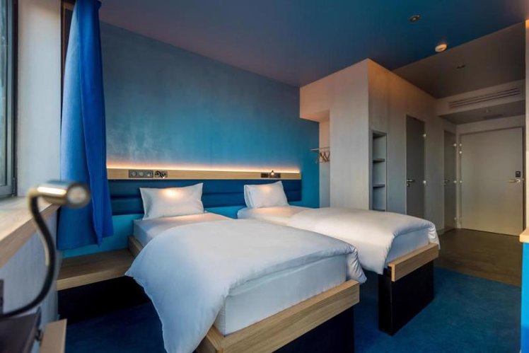 DOUBLE STANDARD Room