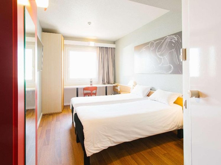 TWIN STANDARD Room