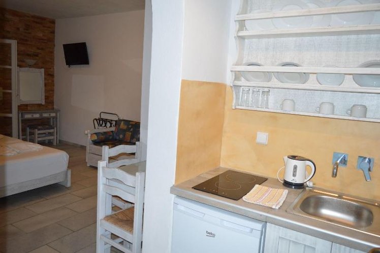 STUDIO WITH DOUBLE BED Room
