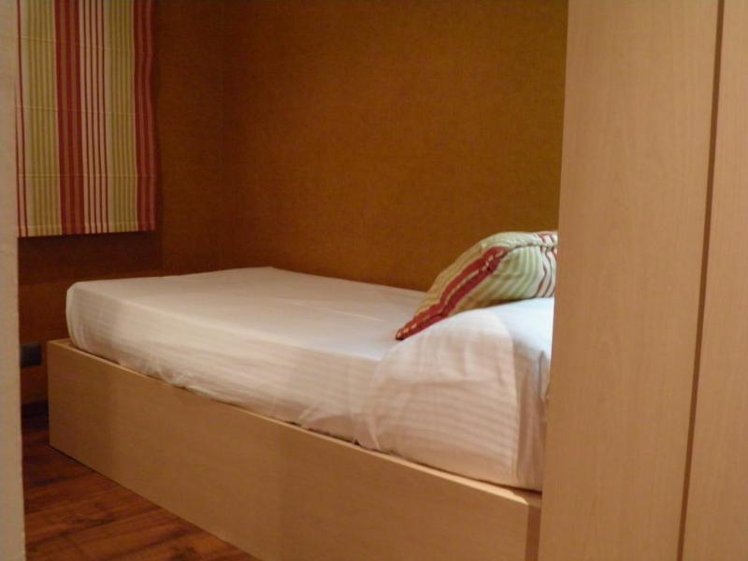 SINGLE STANDARD Room