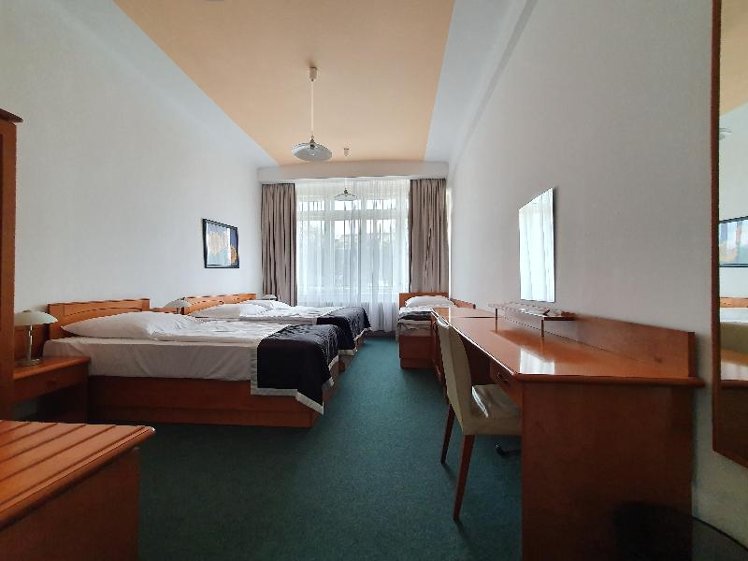 QUADRUPLE WITH SHARED BATHROOM Room