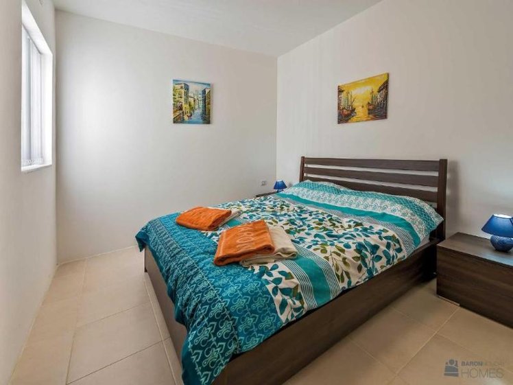 APARTMENT CAPACITY 4 THREE BEDROOM Room