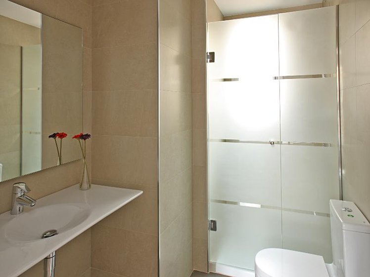 APARTMENT CAPACITY 7 THREE BEDROOMS Room