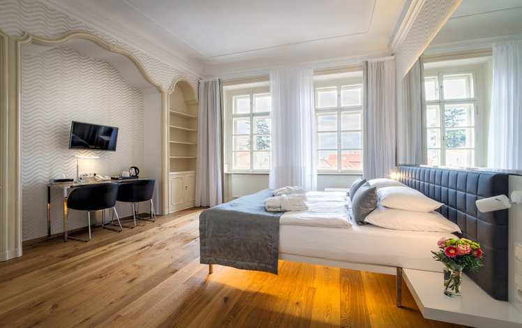 Double or Twin DELUXE Room