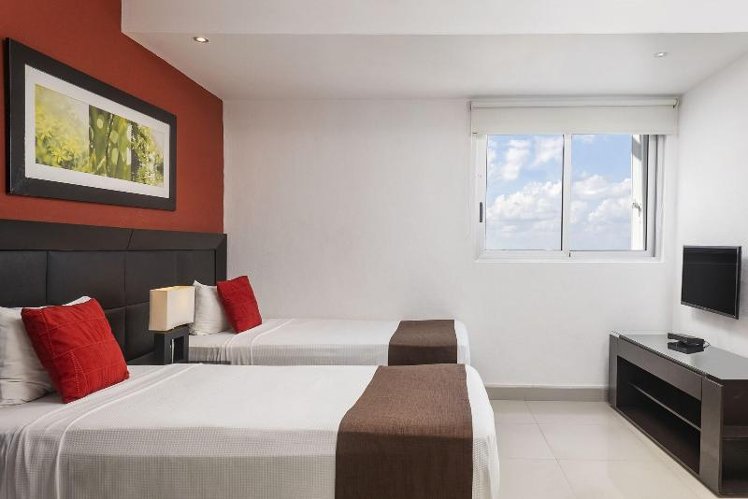 FAMILY ROOM WITH KITCHENETTE WITH VIEWS Room
