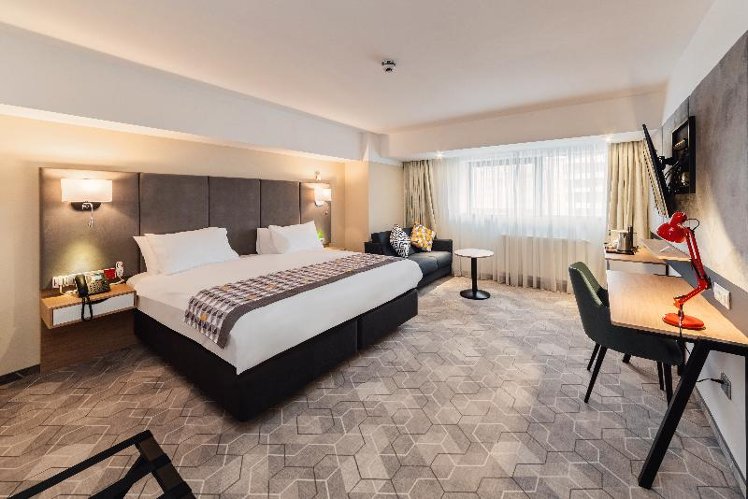 DOUBLE Accessible KING SIZE BED Room