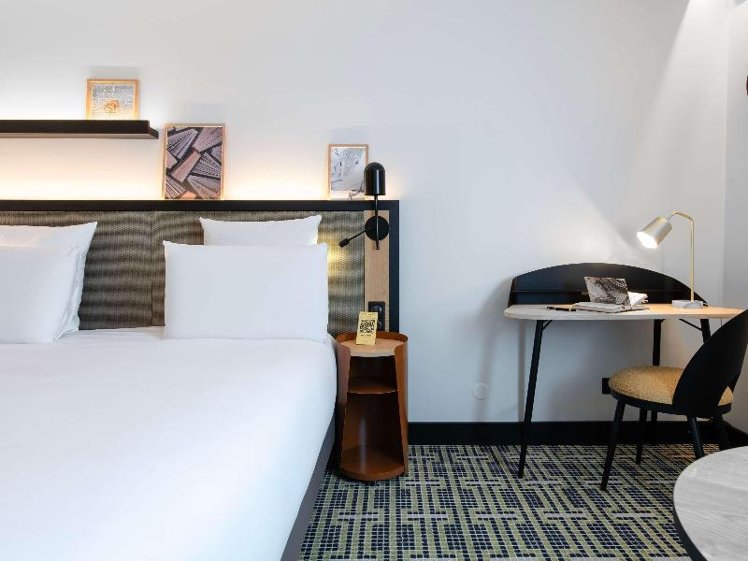 DOUBLE WITH DOUBLE BED Room