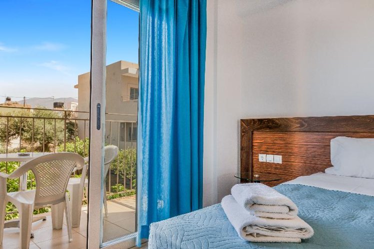 TRIPLE GARDEN VIEW Room