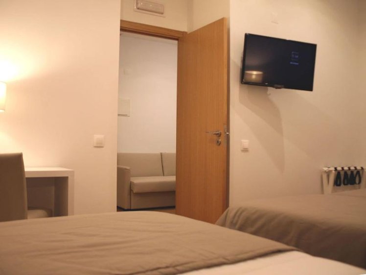 APARTMENT THREE BEDS Room