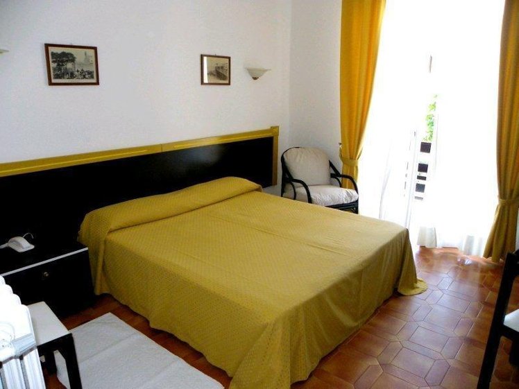 DOUBLE STANDARD Room