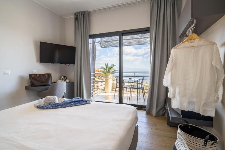 DOUBLE SEA VIEW Room