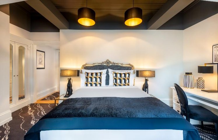 DOUBLE DELUXE ONE BEDROOM Room