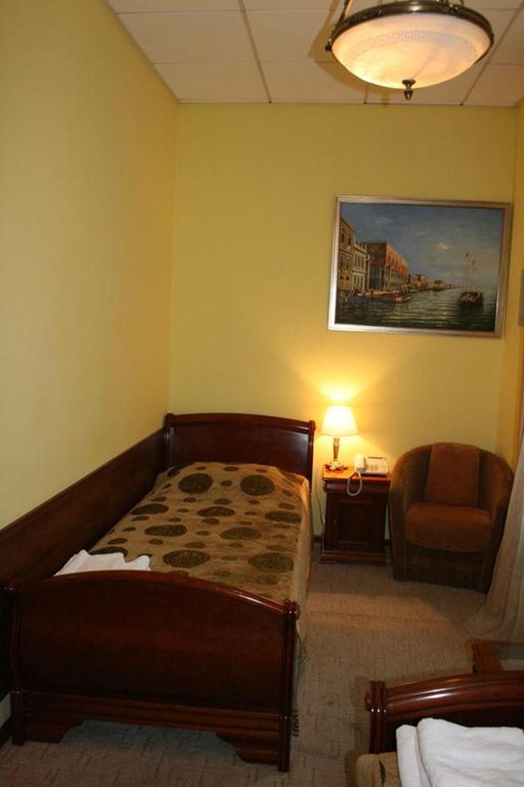 SINGLE STANDARD Room
