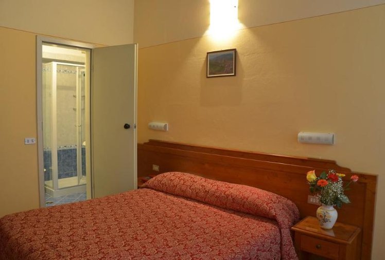 DOUBLE STANDARD Room