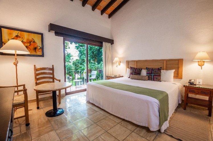 DOUBLE SUPERIOR KING BED Room