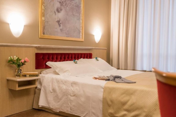 DOUBLE STANDARD Room