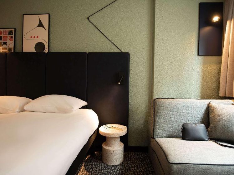 DOUBLE WITH DOUBLE BED Room