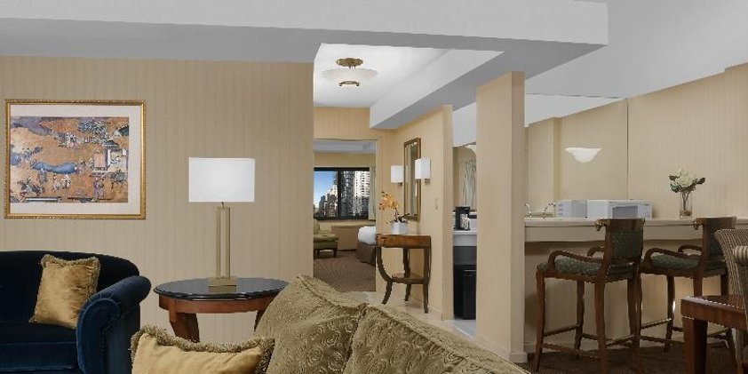 SUITE KING SIZE BED Room