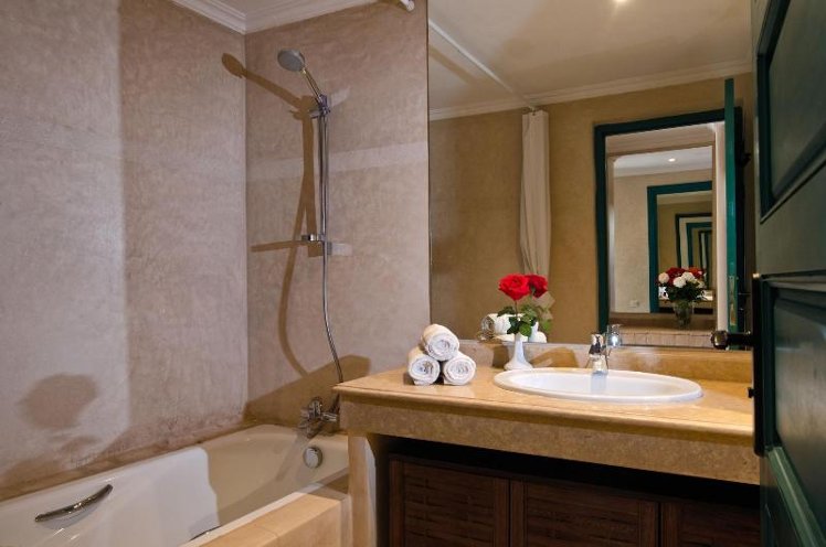 DOUBLE STANDARD Room