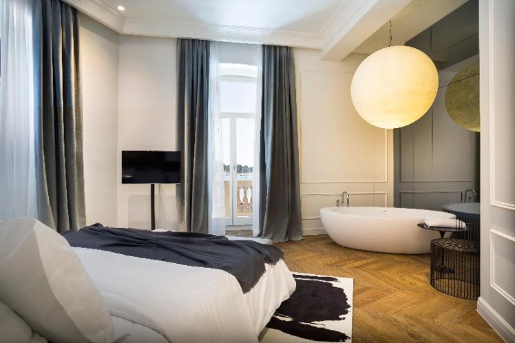 SUITE LUXURY Room