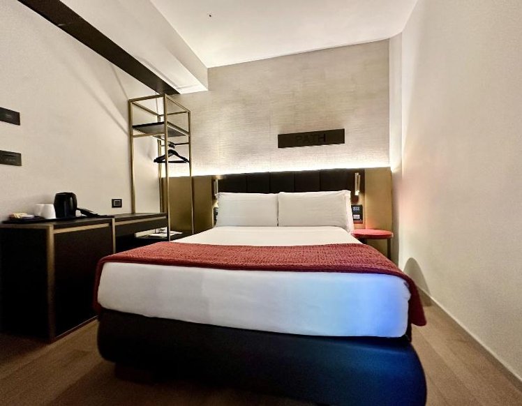 SINGLE STANDARD Room