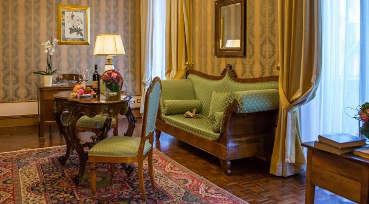 SUITE DELUXE Room