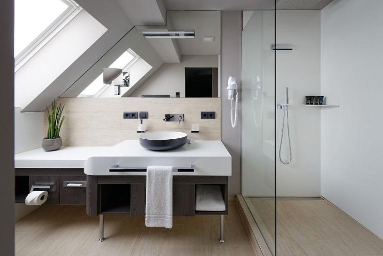 SINGLE BUSINESS Room