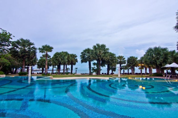 Ravindra Beach Resort & Spa