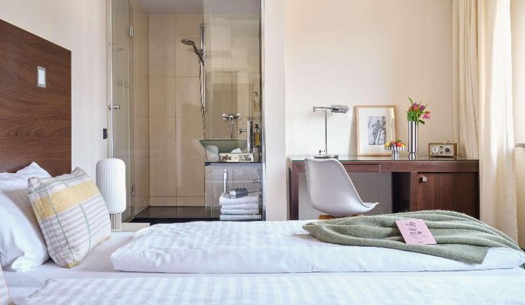 DOUBLE SINGLE USE COMFORT Room