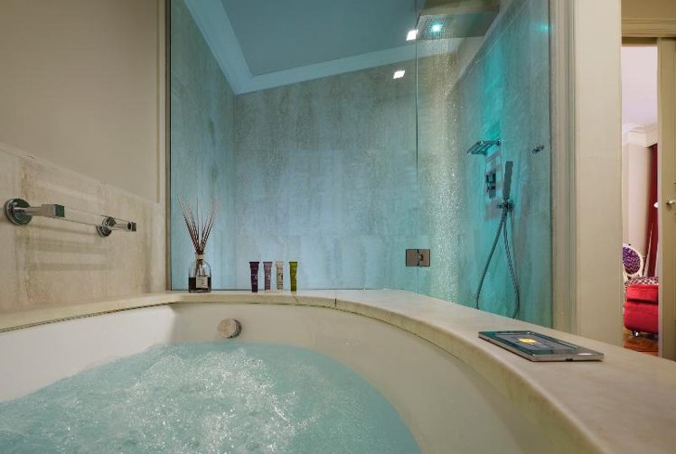 SUITE DELUXE Room