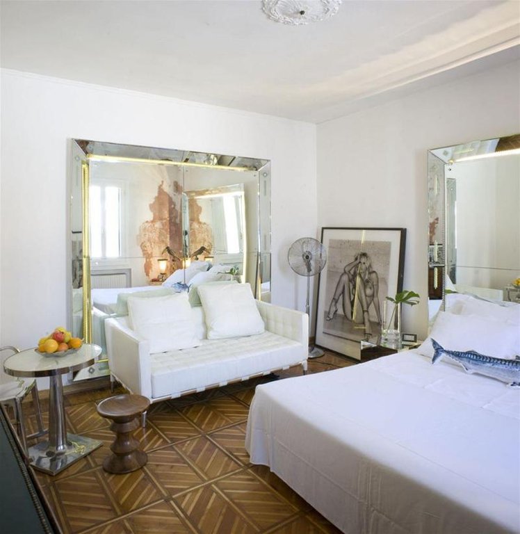 JUNIOR SUITE STANDARD Room