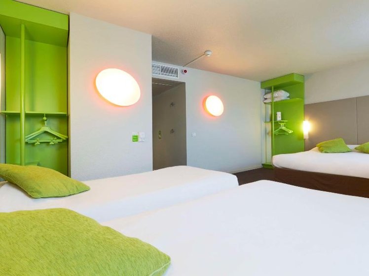 TRIPLE STANDARD Room