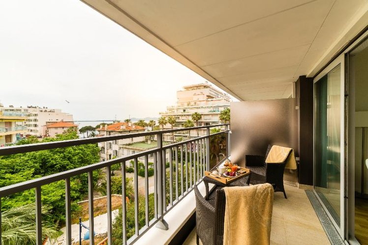 DOUBLE DELUXE Room