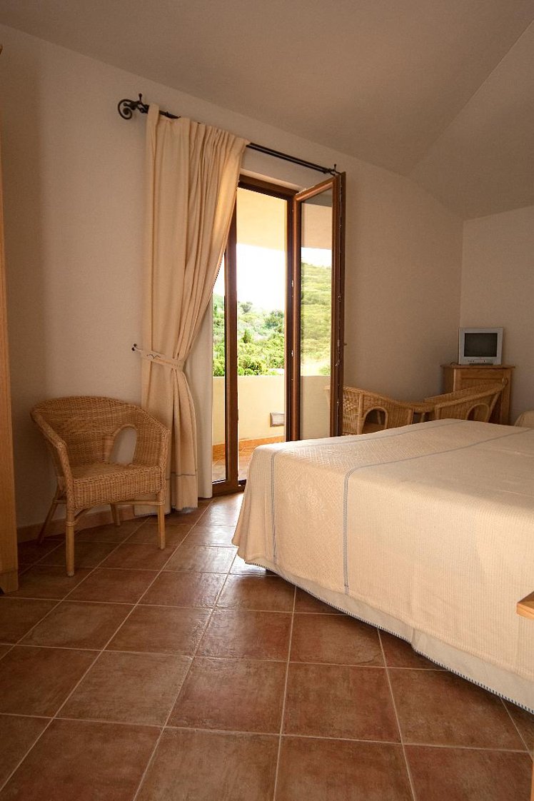 TRIPLE STANDARD Room