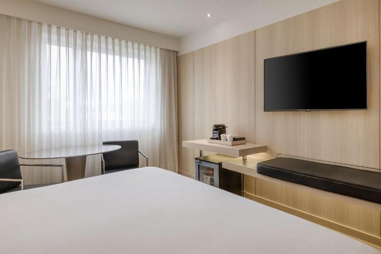 DOUBLE KING SIZE BED Room