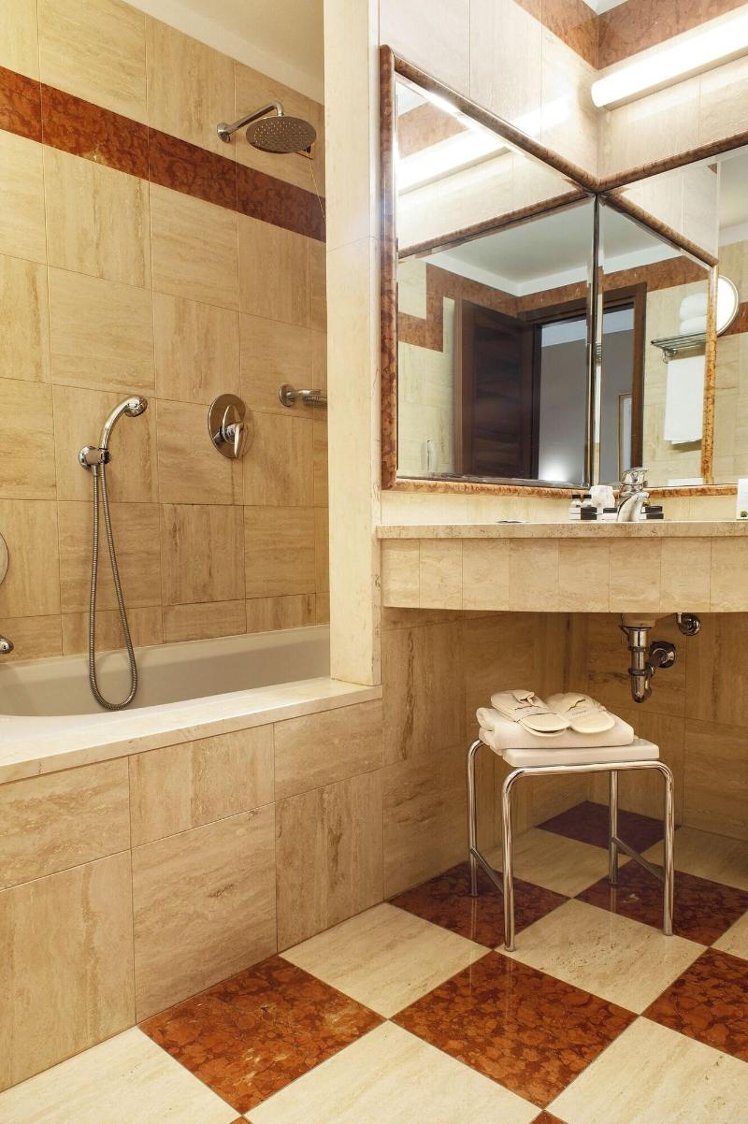 DOUBLE STANDARD Room