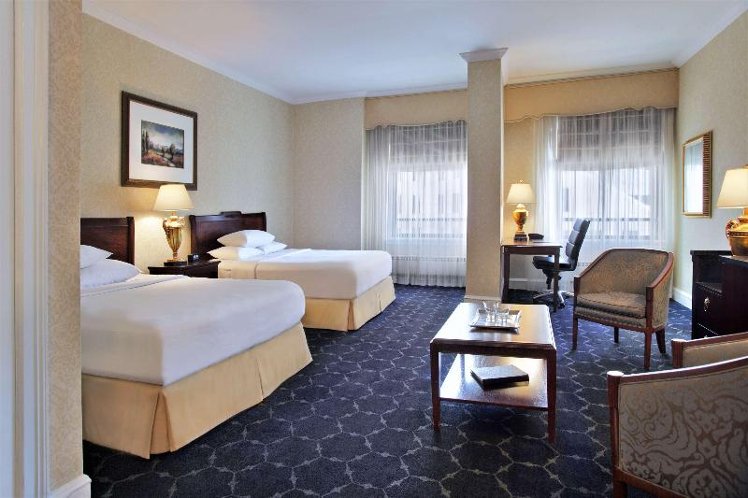 FAMILY ROOM DELUXE TWO QUEEN BEDS Room
