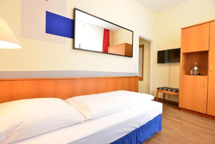 SINGLE STANDARD Room