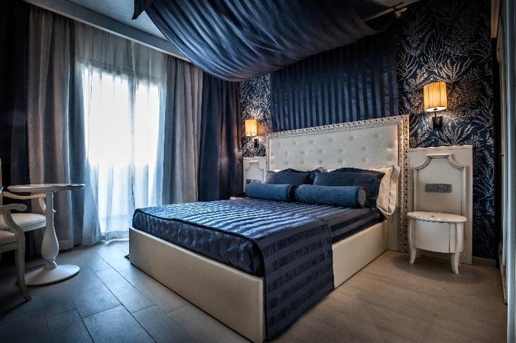 DOUBLE SUPERIOR Room