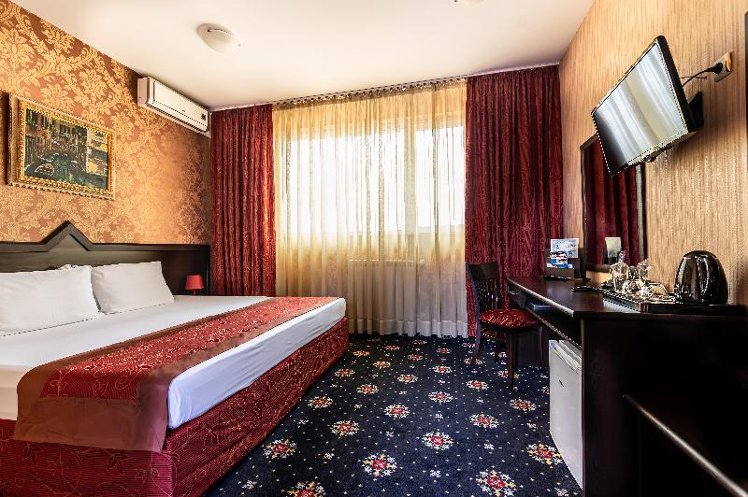 DOUBLE SINGLE USE DELUXE Room