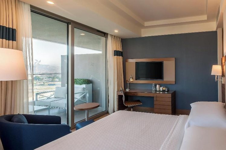 DOUBLE KING SIZE BED Room