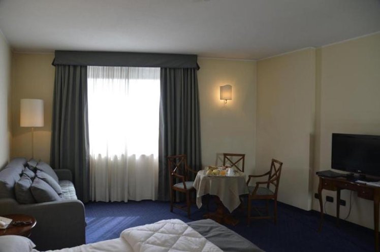 QUADRUPLE TWO BEDS Room
