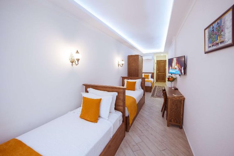 TRIPLE SUPERIOR Room
