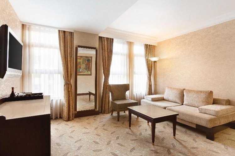 SUITE KING SIZE BED Room