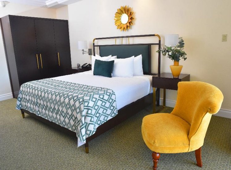 SINGLE DELUXE Room