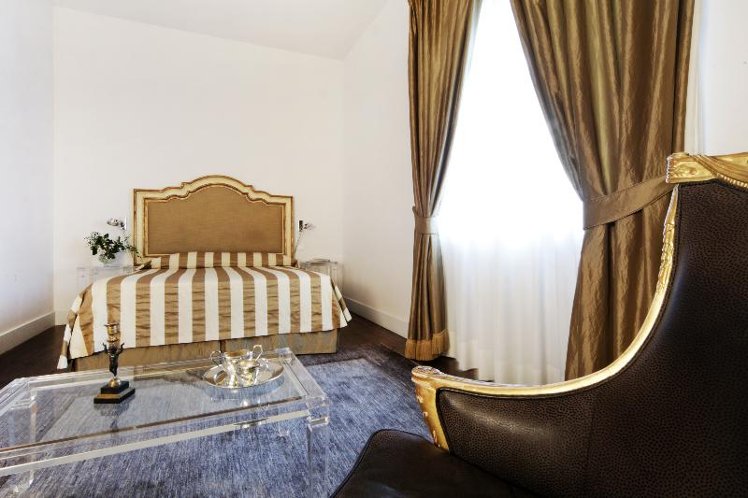 DOUBLE DELUXE Room