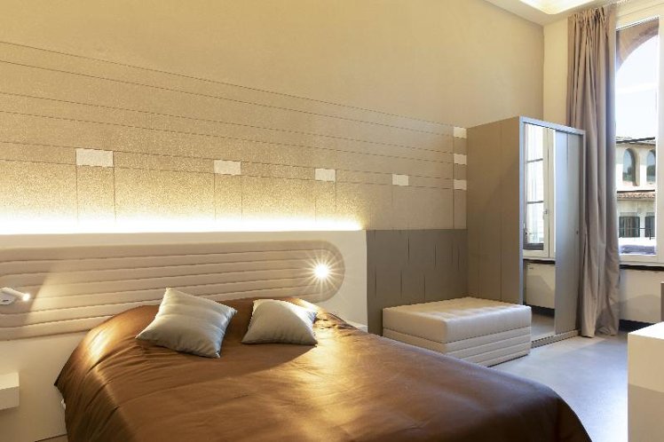 SUITE CAPACITY 7 Room