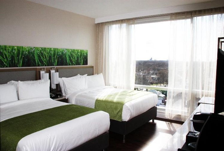 DOUBLE QUEEN SIZE BED Room