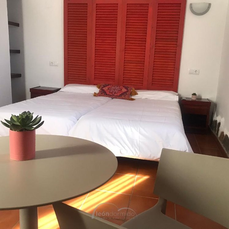 TRIPLE STANDARD Room